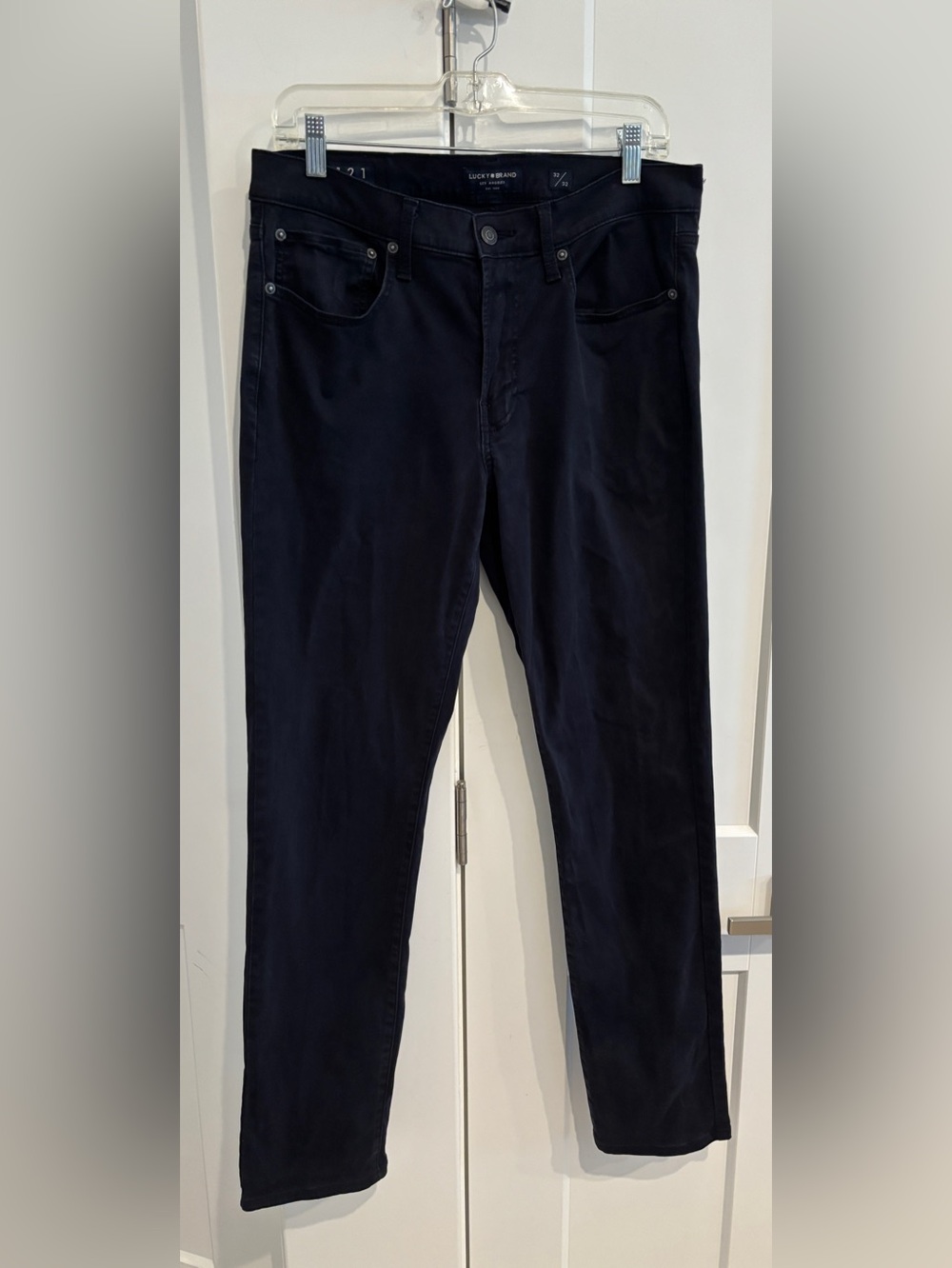Lucky Brand Men's Slim Straight Faded Black Denim Pants. Size 32 x 32